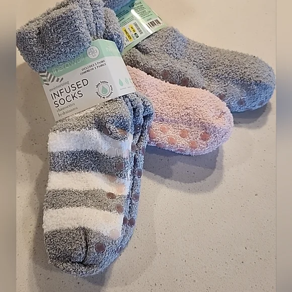 6 Pairs  Fuzzy Socks Non-Slip Moisturizing Infused  Women's One Size - Picture 9 of 10